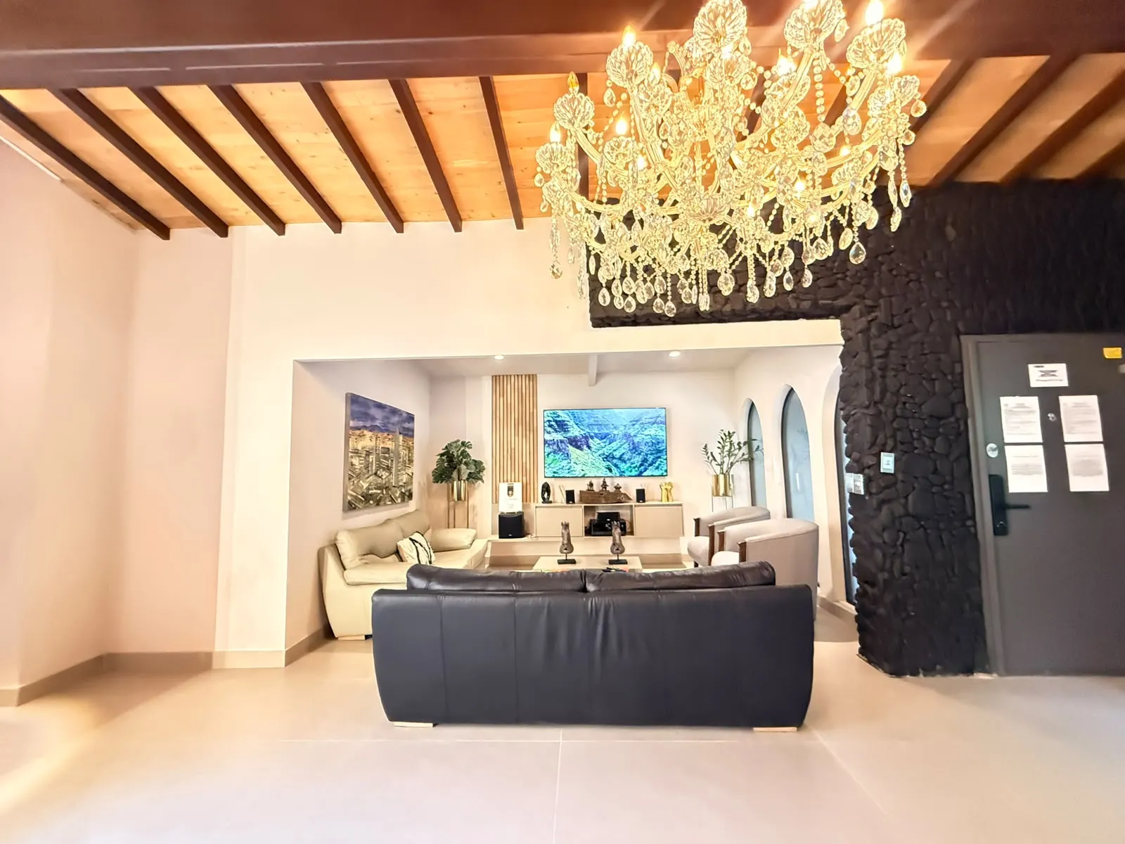 Luxury Laureles Independent House — view 3